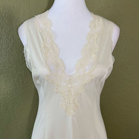Valisere Paris Size S Semi Sheer Satin Nightgown Ivory Embroidered Lace Vintage - Picture 2 of 9